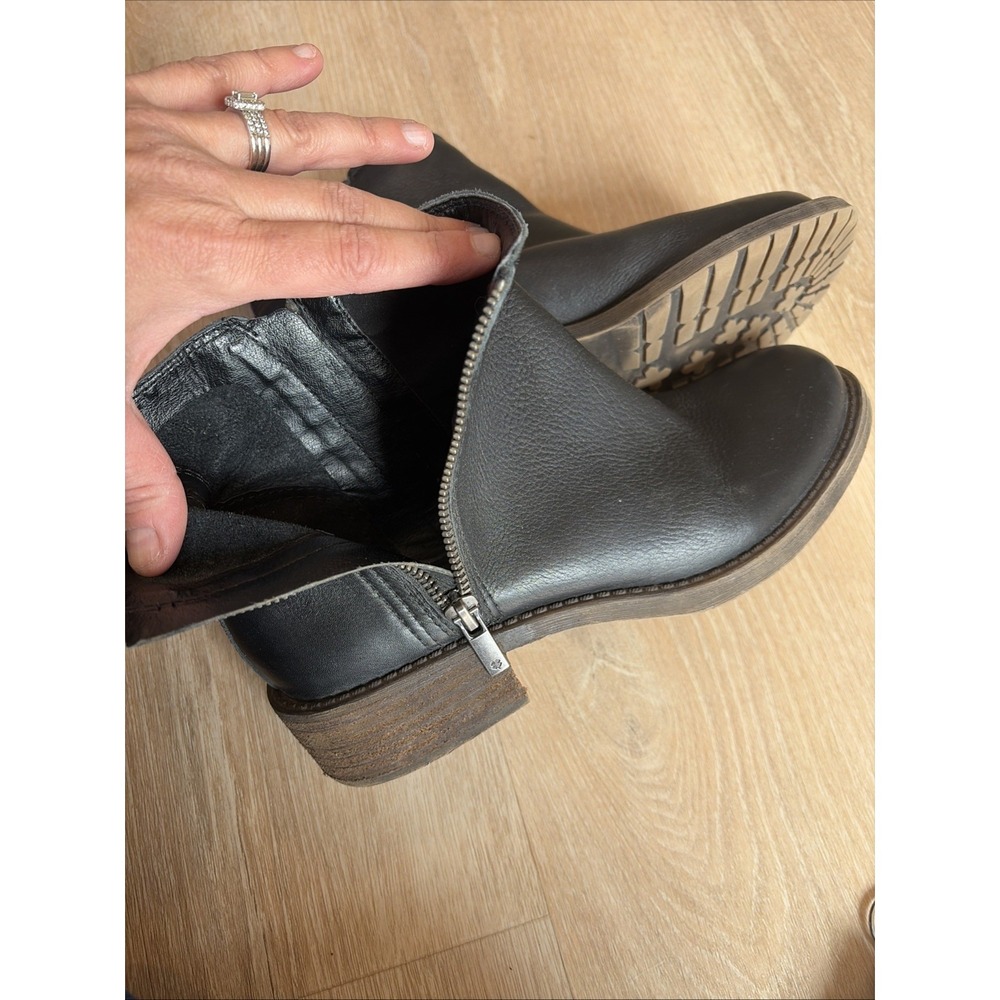 Lucky Brand Darbie Leather Ankle Boots Women's Size 8.5 Black Zip Sides Comfort - Picture 9 of 9